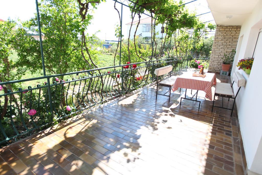 Apartment Marin Donji Seget Exterior photo