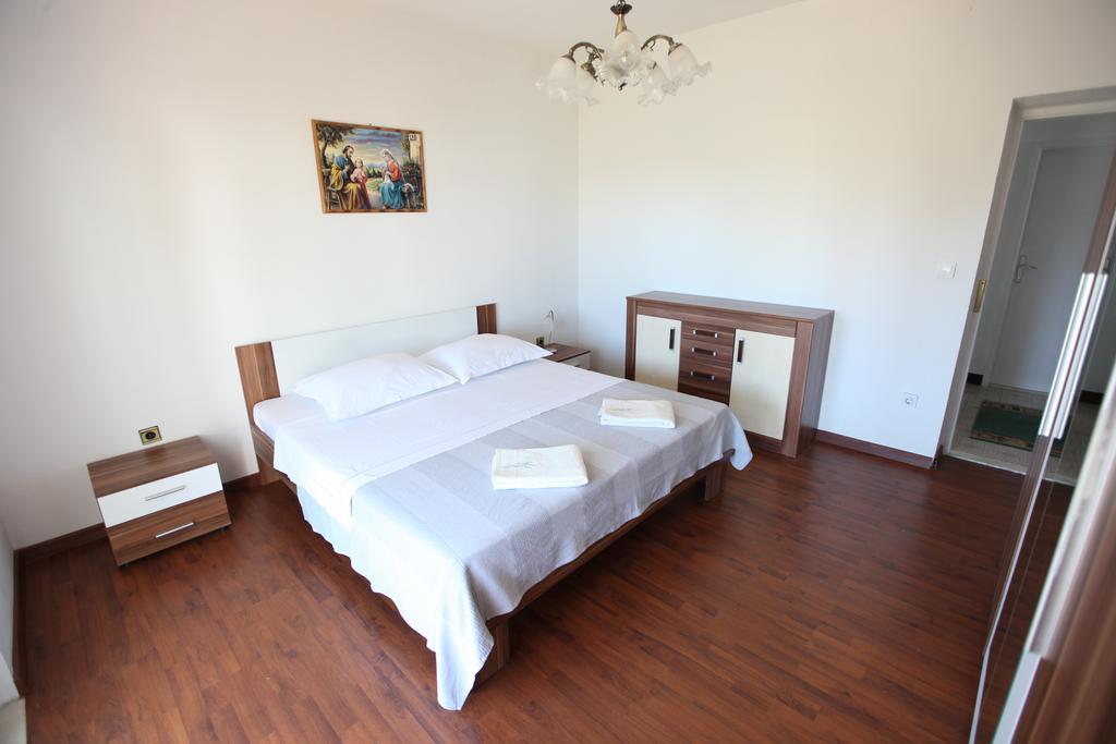 Apartment Marin Donji Seget Exterior photo